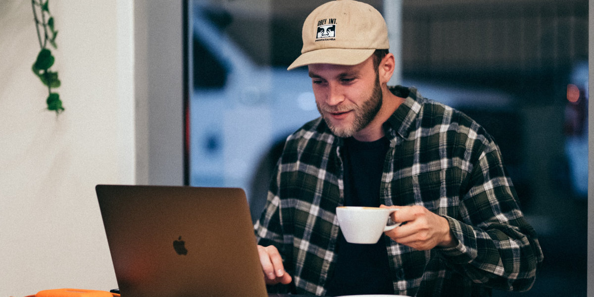Trader at coffee shop