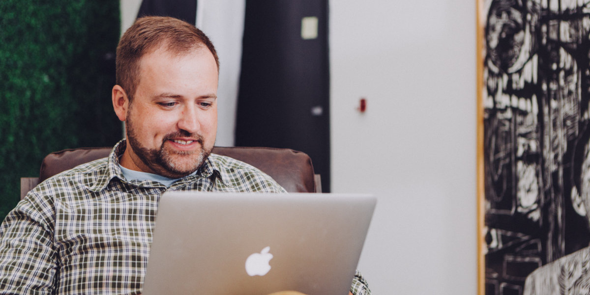 Trader at Mac Computer